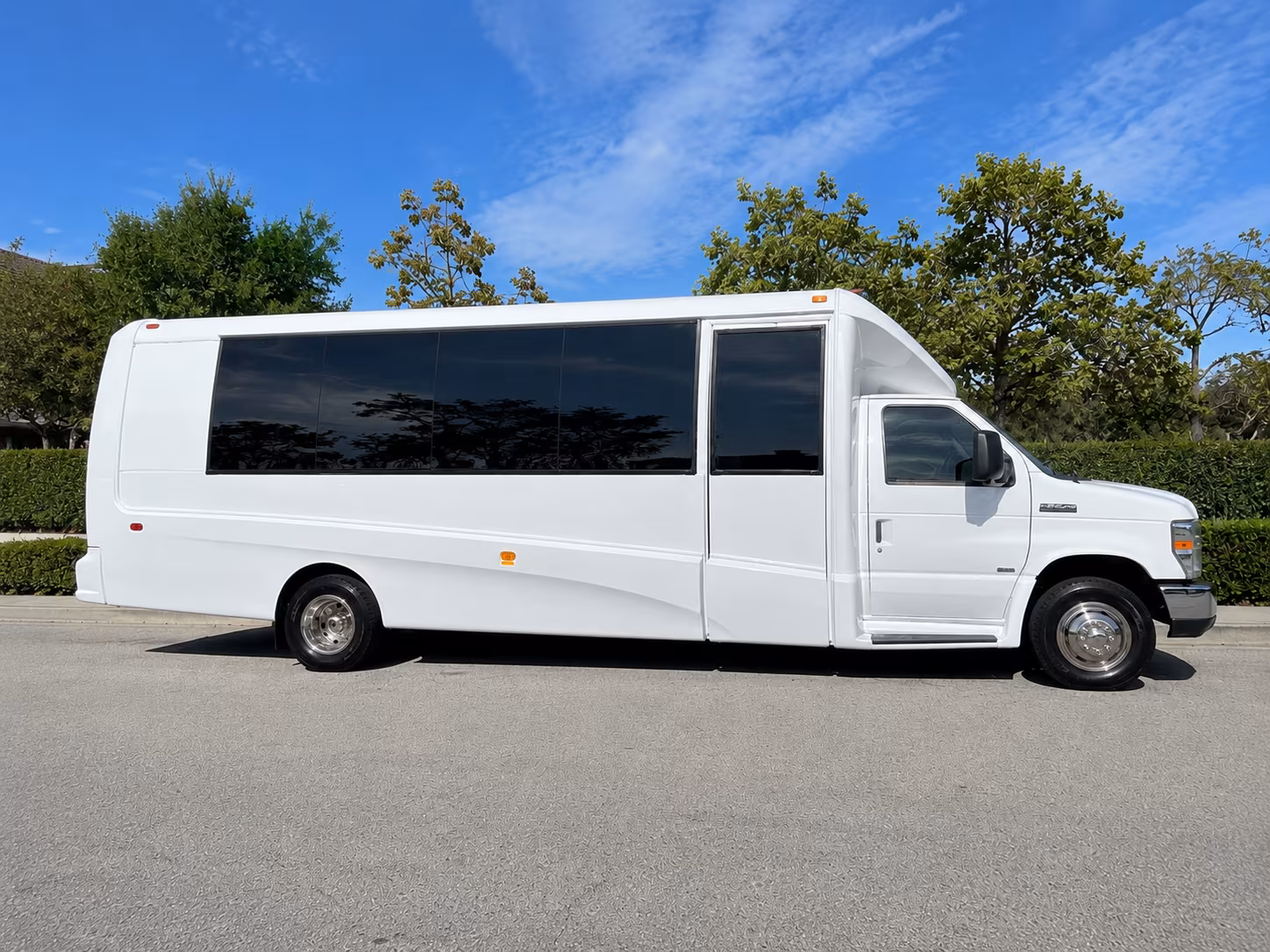 book a bus for your next corporate event 1