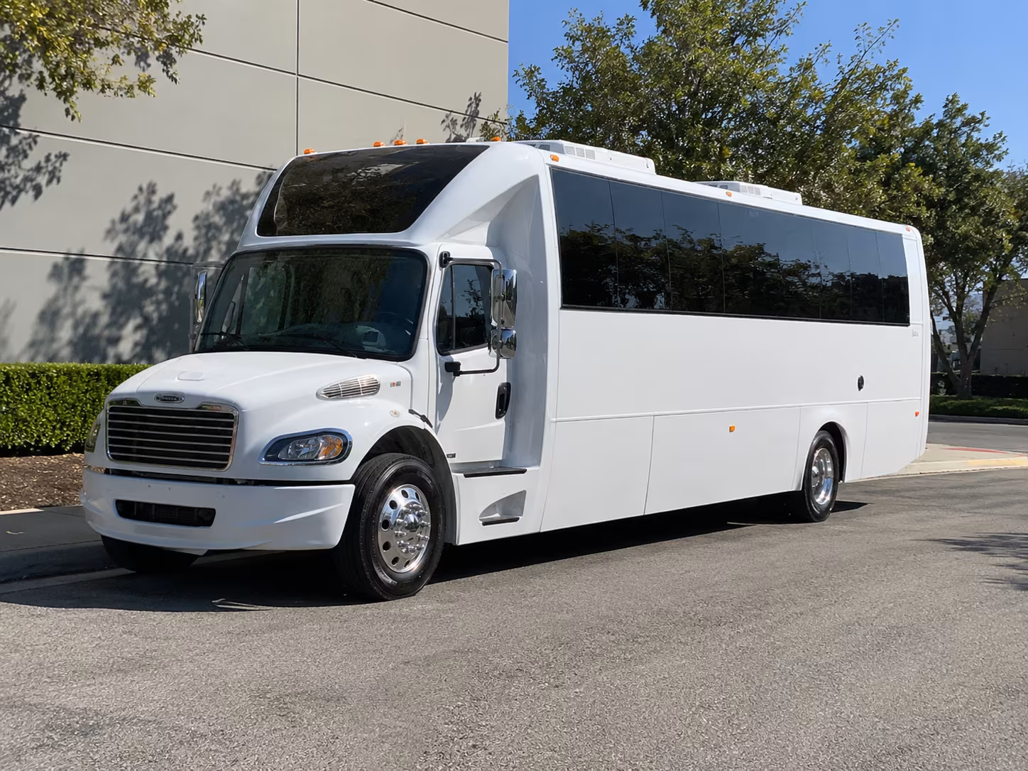 large scale convention shuttle buses for san bernardino and the inland empire